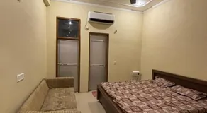 Sankat mochan guest house 100mtr-from ram mandir - Image 5
