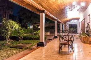Annie's Lodge Lilongwe Area 10 - Image 3