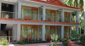 Coconhuts Beach Resort - Image 4
