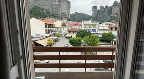 Meteora Gold and Glass - Image 5