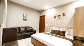 HOTEL ROYAL CROWNE - Resort, Swimming Pool, Banquet Hall, Premium Rooms - Image 2