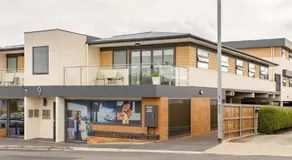 Kangaroo Bay Apartments - Image 4