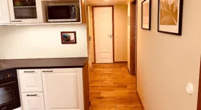 Kohtu Apartment Cozy - Image 3