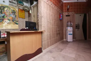 OYO 42656 Metro Guest House - Image 3