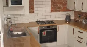 Eton House - Image 5