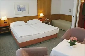 Hotel Ekazent - Image 2