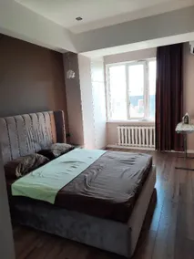 Unis Apart - Image 2