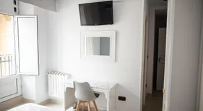 Hostal La Corte - Image 4