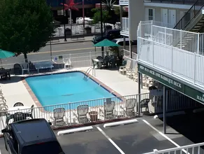 Sunrise Motel - Image 3