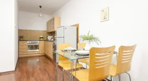 Beautiful City Apartment by Noclegi Renters - Image 2
