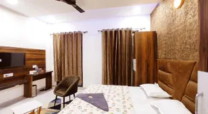 HOTEL THE VELVET PRIME - Premium & Luxury Suits Rooms - Image 2