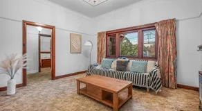 Convenient & Cosy Home in Camberwell - Image 2