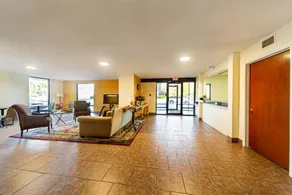 Quality Inn - Image 3