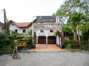 OYO 812 Laura's Hotel - Image 3