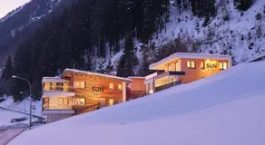 Sun Lodge - Image 5