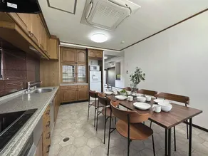 Luxes Hijiyama - Image 4
