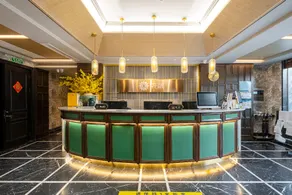 Floral Anna Luxury Homestay - Image 2