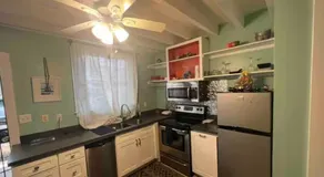 Petit Château Inn, French Quarter, New Orleans - Image 5