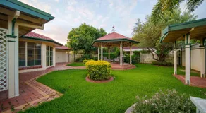 Modern 4B Family-Friendly Home in Robertson QLD - Image 5