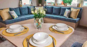 Spacious Caravan - Thorpe Park Cleethorpes - Image 4