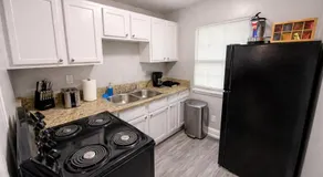 Birmingham 1BR Getaway Suite Near UAB with Parking - Image 4