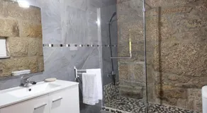 Oak House - Image 2