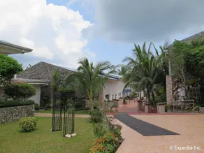 Emiramona Garden Hotel - Image 5