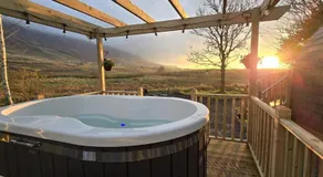 The Fells - Campsie Luxury Pods with hot tub - Image 2