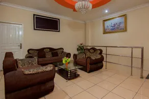 Hotel O 211 - Image 2