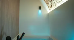 Myra Bari Bed & Spa - Image 4