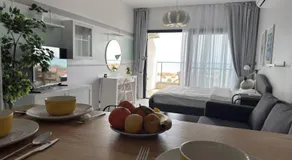 Caesar Blue Seaside Luxury Apartments - Image 4