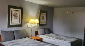 Hotel King Beds Studio 122 Hot Tub - Image 2