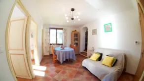Agréable appartement entièrement équipé avec jardin, barbecue et terrasse | Vue montagne | Avec animaux autorisés - Image 2