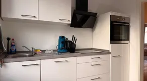 Peaceful & Stylish 2 Bedroom Stay with Garden - Image 3