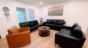 Custom Design Kitchen King Beds Laundry Large TVs - Image 3