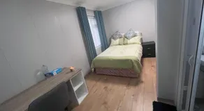 Modern Ensuite Double Bedroom in Dundrum - Image 5