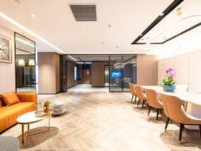 Home Inn Plus - Beijing New International Exhibition Capital Airport - Image 5
