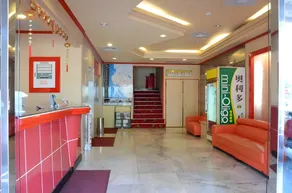 Centre Hotel - Image 2