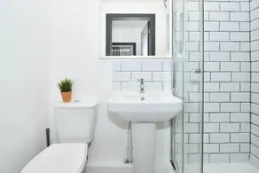 Townhouse @ 202 Walthall Street Crewe - Image 3