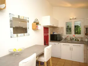 Romantic holiday home with a small private pool, located in the Provence. - Image 5