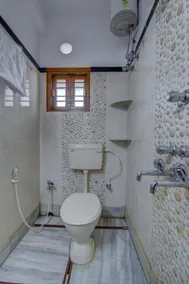 OYO Flagship 9000 The Syncretic Guest House - Image 4