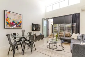 3BR Contemporary Boutique Living - Image 4