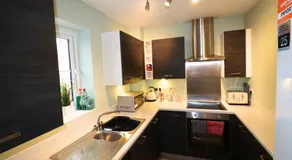 Private Parking - Two Bedroom Home Andover - Image 3