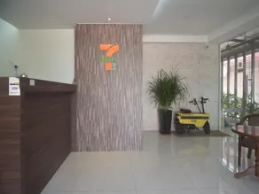 7 Hotel - Image 2