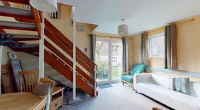 10 Strawberry Hill, Tolroy Manor - Image 2
