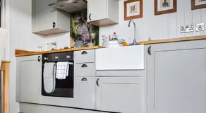 Fullabrook Farm Retreat, The Shepherdess Hut - Image 5