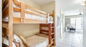 Oceanfront condo with outdoor pool & high-speed WiFi - Image 3