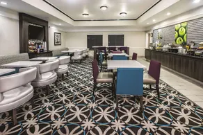 Quality Inn and Suites - Image 5