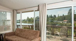 Lake Point Hideaway - Image 3