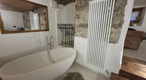 La SUITE delle Scuderie di Casa Bernardi con Vasca Freestanding, PetFiendly con Area Cani - Image 3